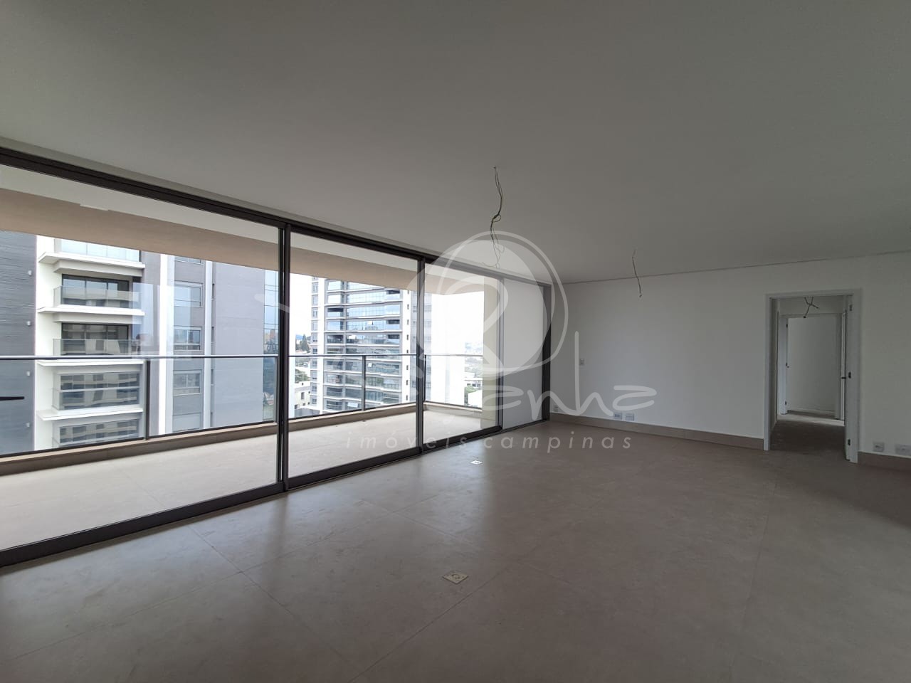 Apartamento à venda com 3 quartos, 175m² - Foto 1