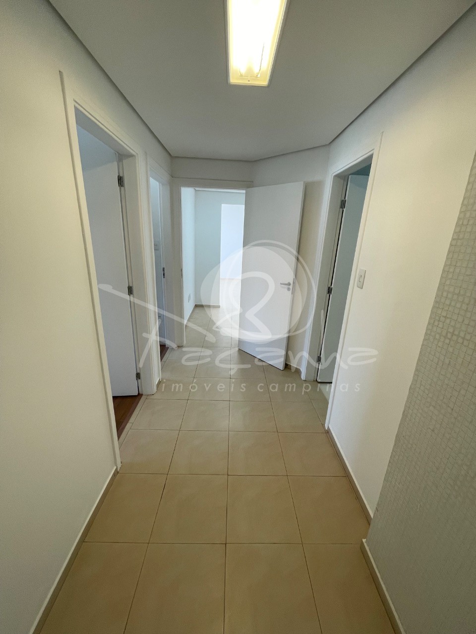 Apartamento para alugar com 3 quartos, 101m² - Foto 19