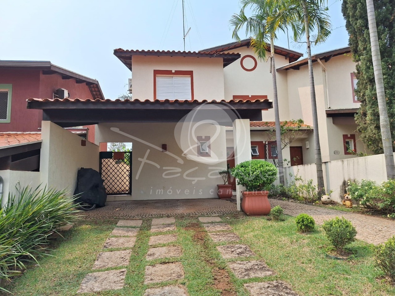 Casa de Condomínio à venda com 3 quartos, 165m² - Foto 1