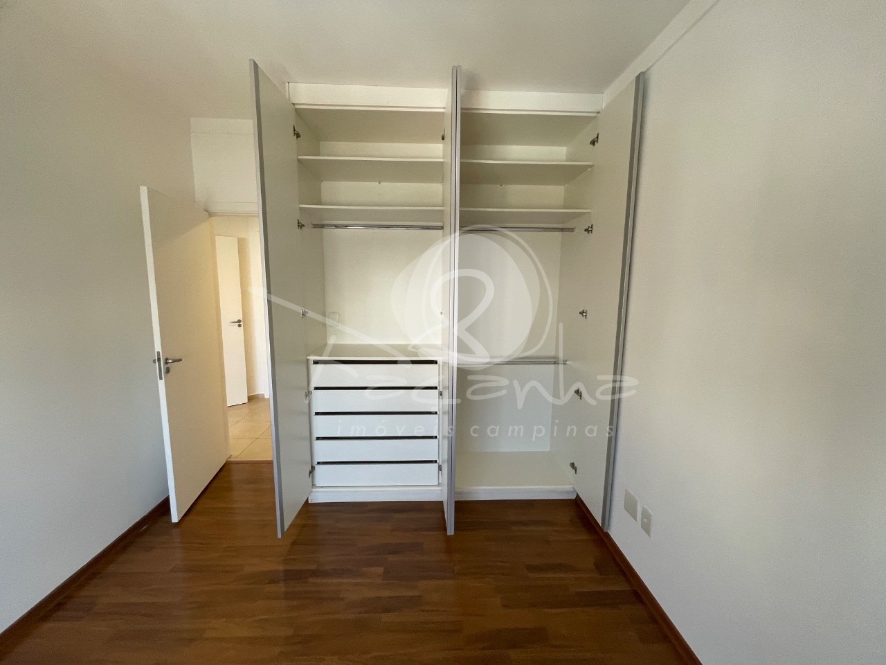 Apartamento para alugar com 3 quartos, 101m² - Foto 10