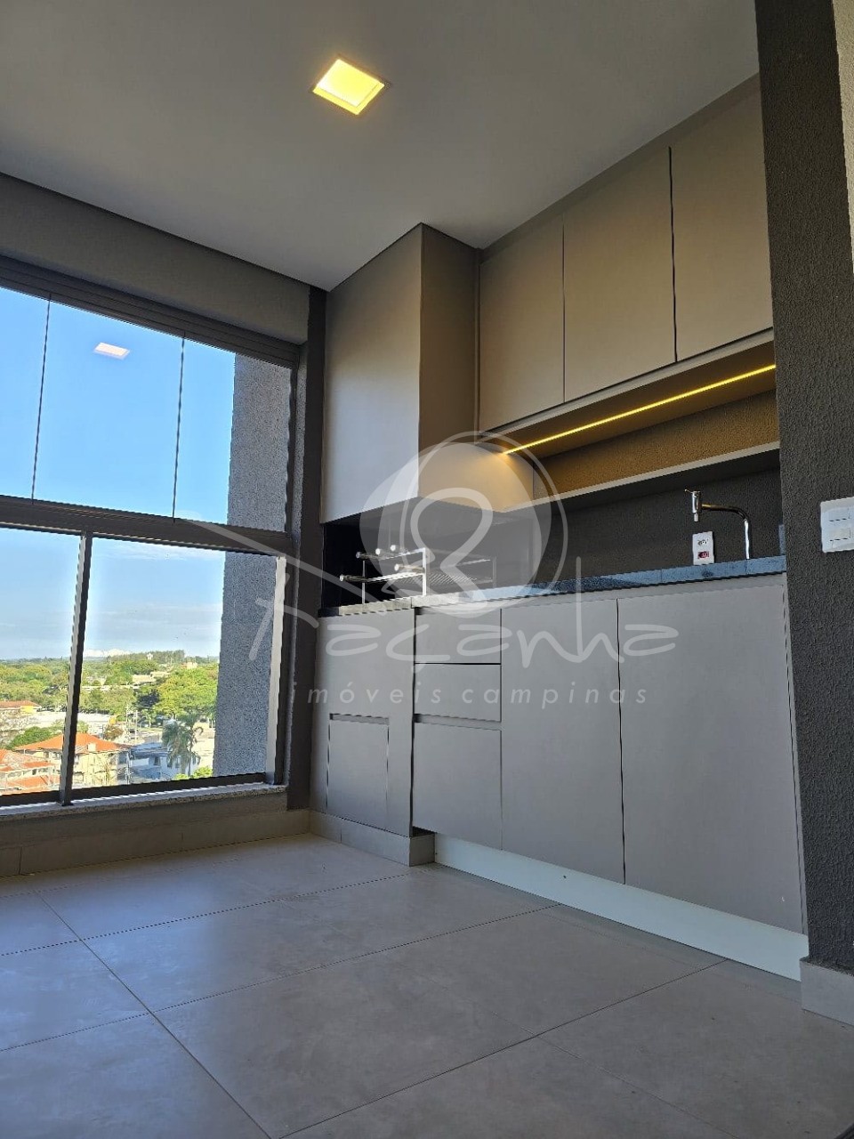 Apartamento à venda com 3 quartos, 125m² - Foto 1