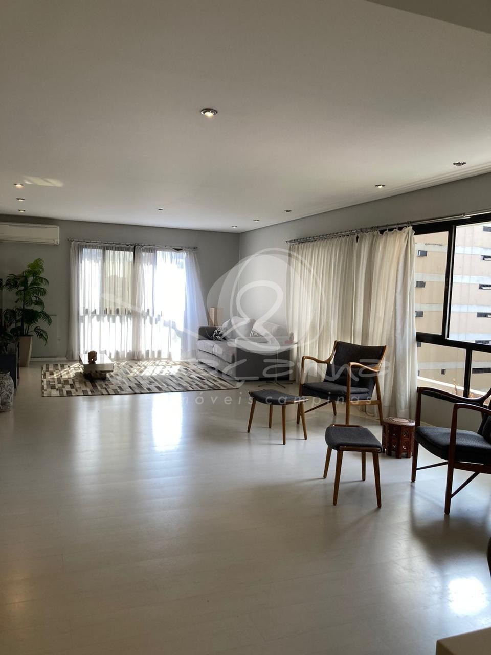 Apartamento à venda com 5 quartos, 222m² - Foto 2