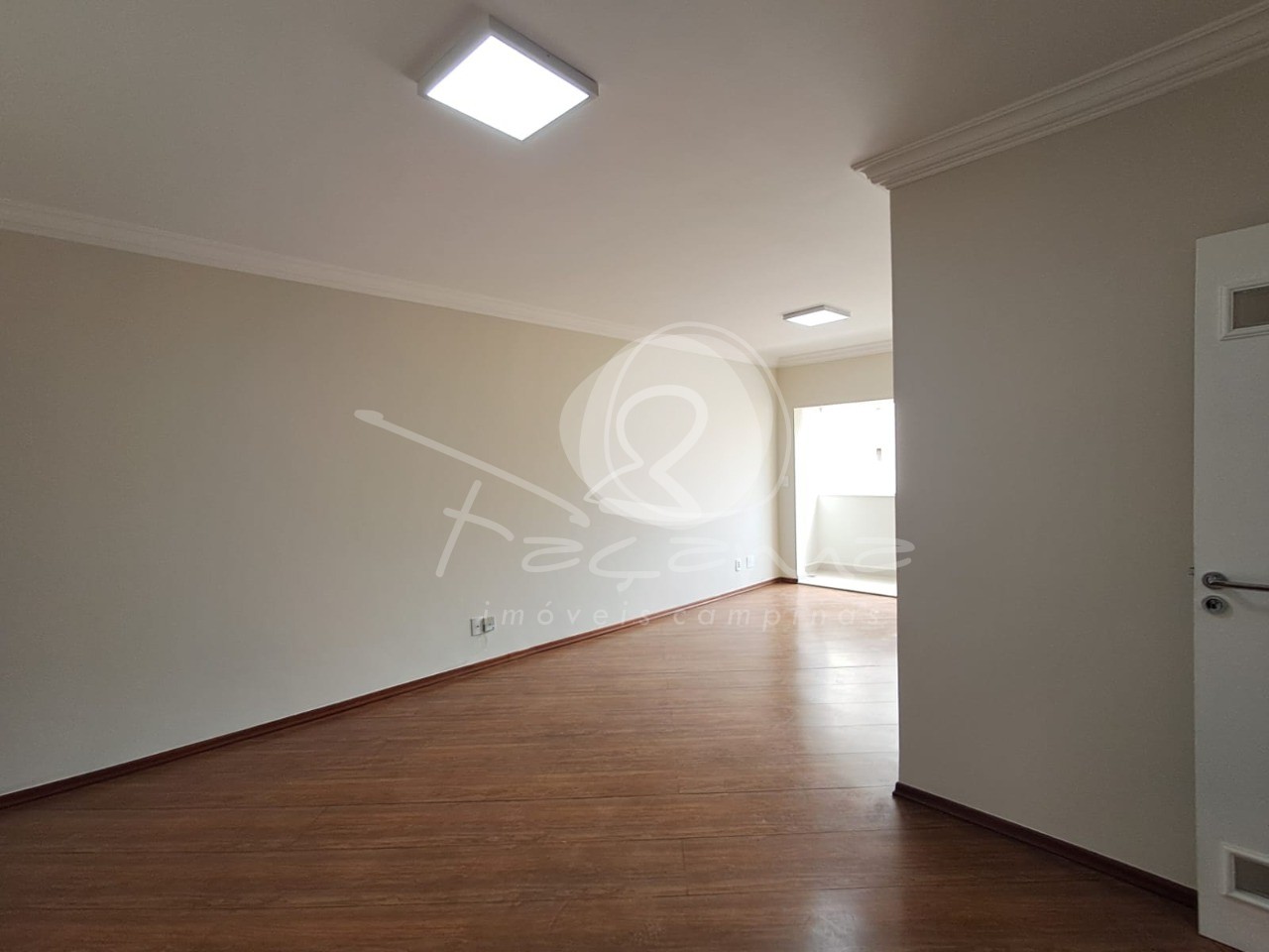 Apartamento à venda com 3 quartos, 105m² - Foto 2