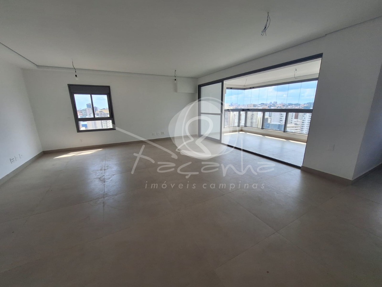 Apartamento à venda com 2 quartos, 111m² - Foto 4