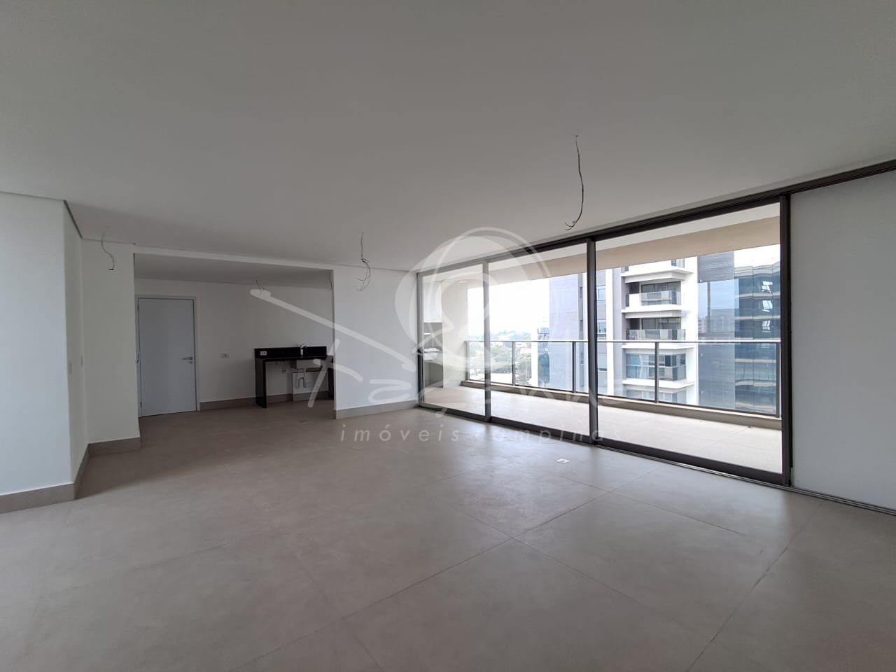 Apartamento à venda com 3 quartos, 175m² - Foto 4