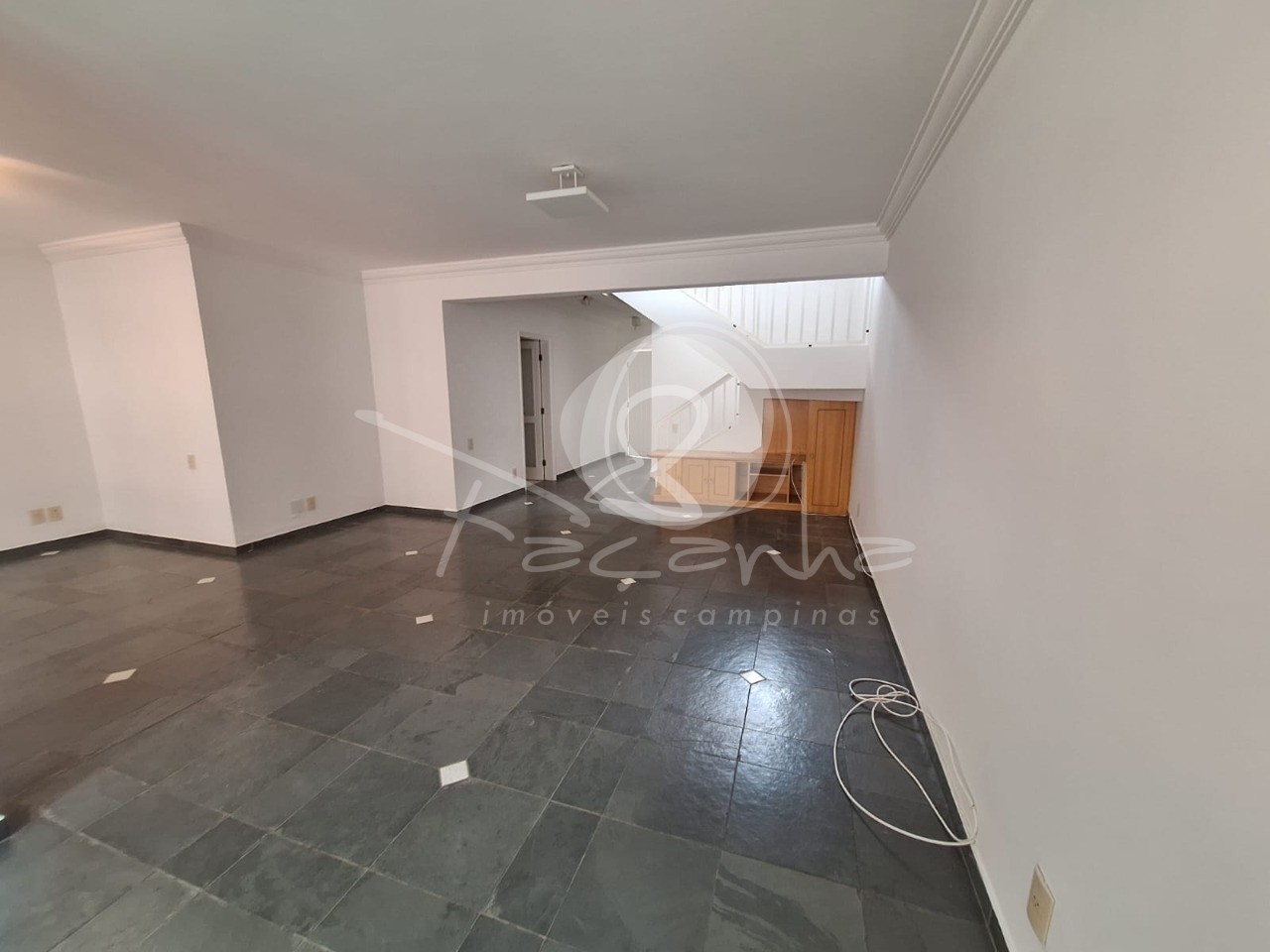 Casa de Condomínio para alugar com 3 quartos, 472m² - Foto 5