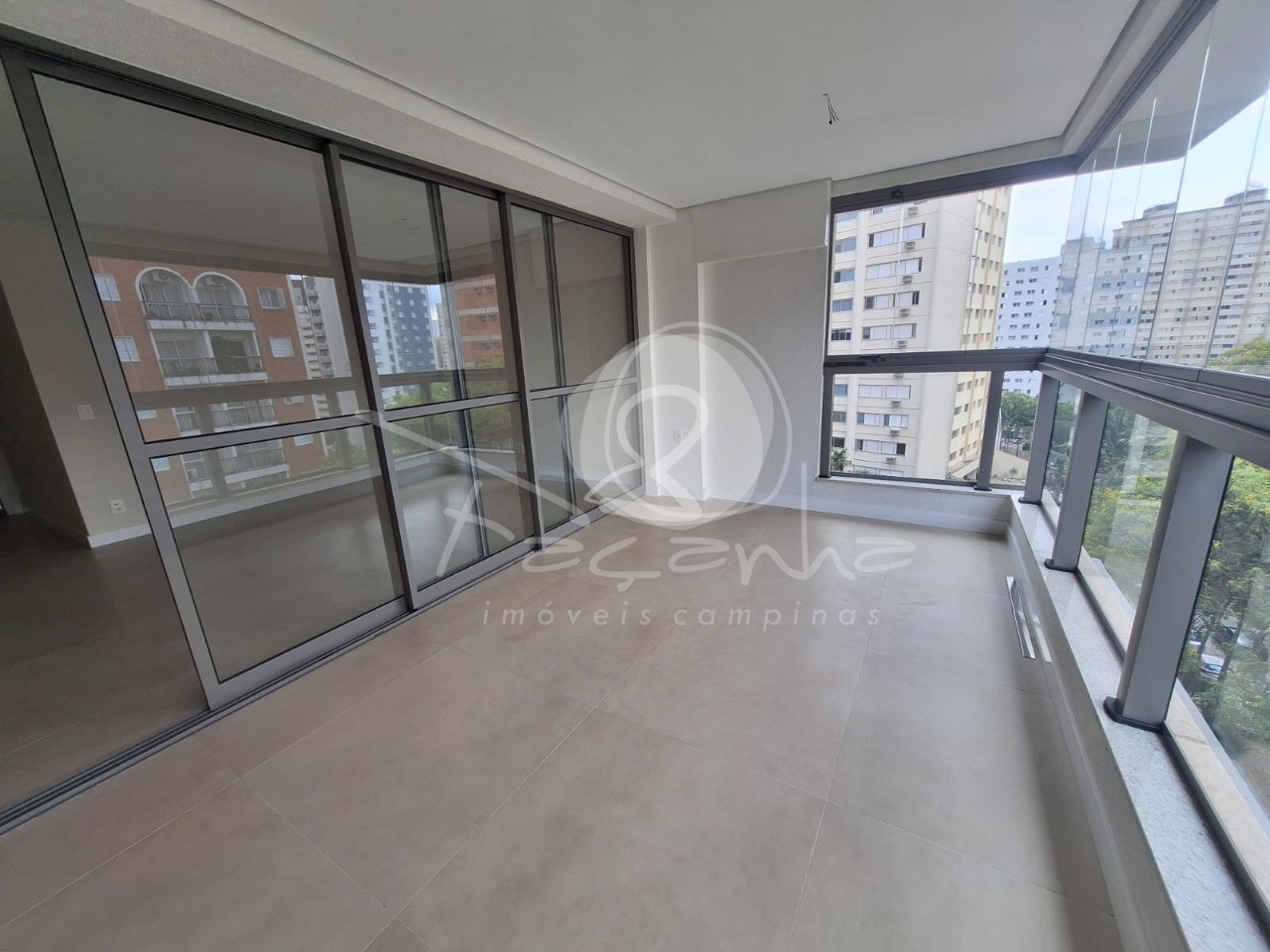 Apartamento à venda com 3 quartos, 111m² - Foto 9