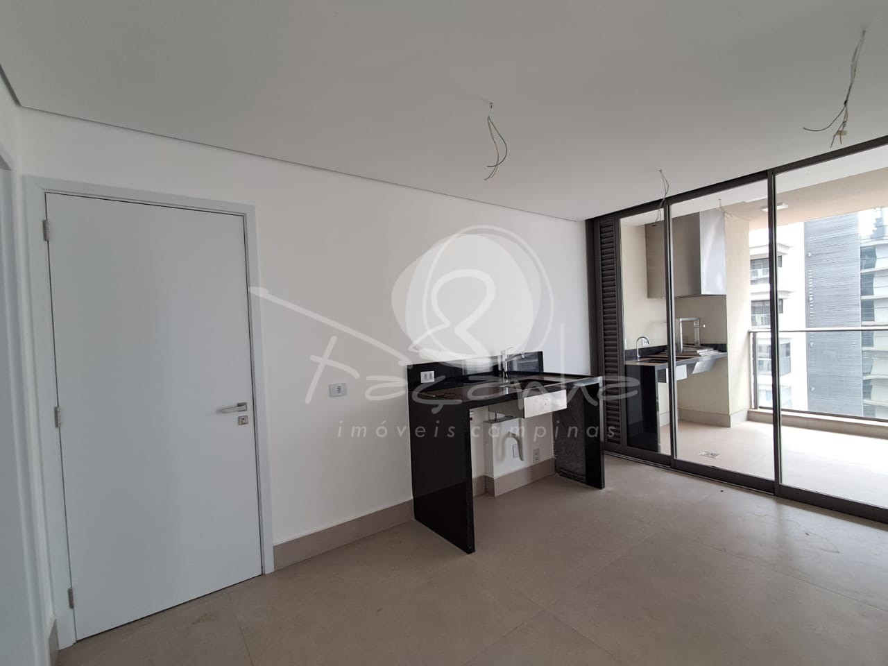 Apartamento à venda com 3 quartos, 175m² - Foto 2