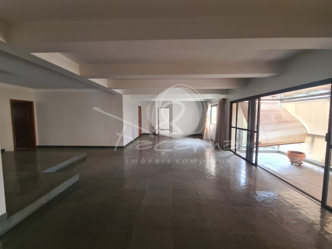 Apartamento à venda com 4 quartos, 315m² - Foto 2