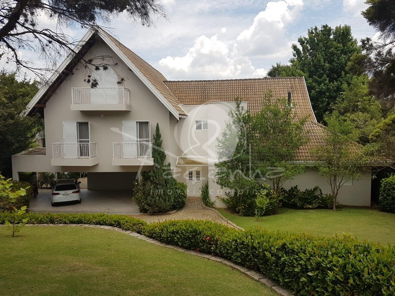 Casa de Condomínio à venda com 5 quartos, 588m² - Foto 1