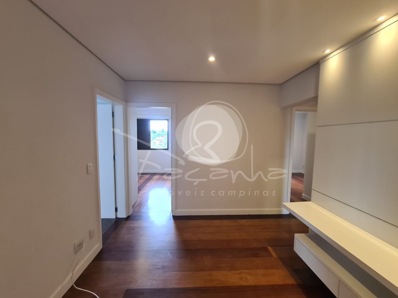 Apartamento para alugar com 3 quartos, 137m² - Foto 9