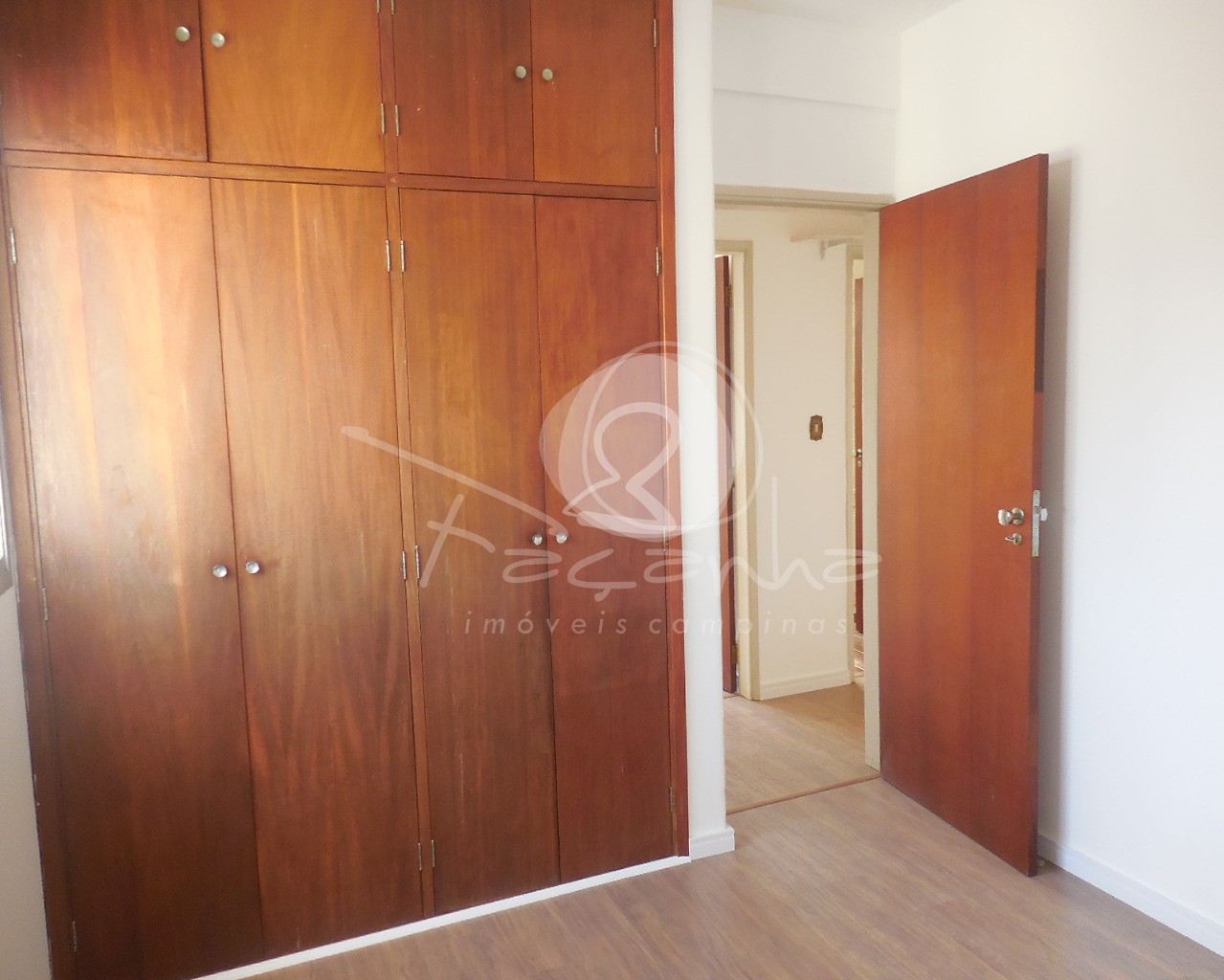 Apartamento à venda com 2 quartos, 70m² - Foto 12