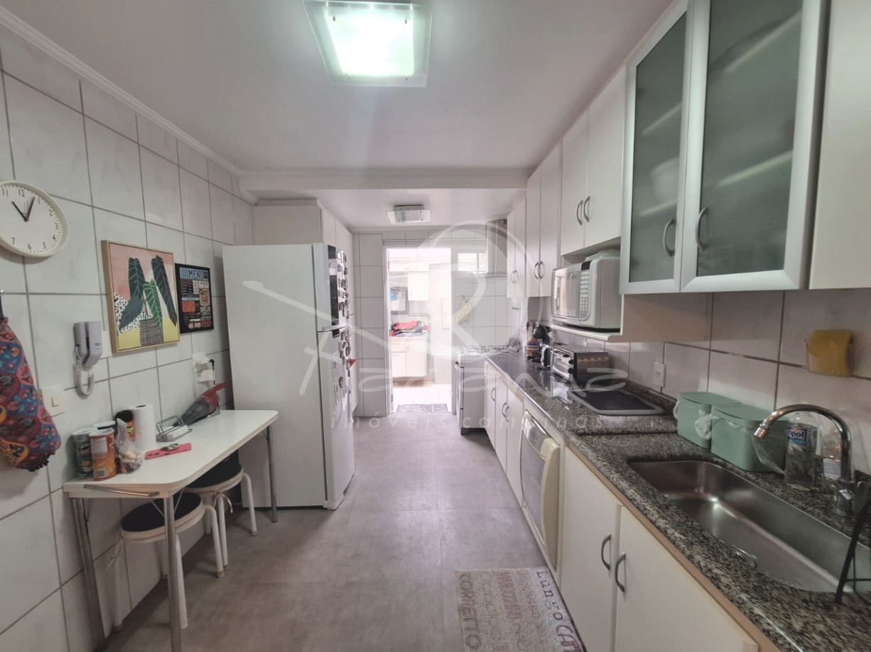 Casa de Condomínio à venda com 3 quartos, 200m² - Foto 2