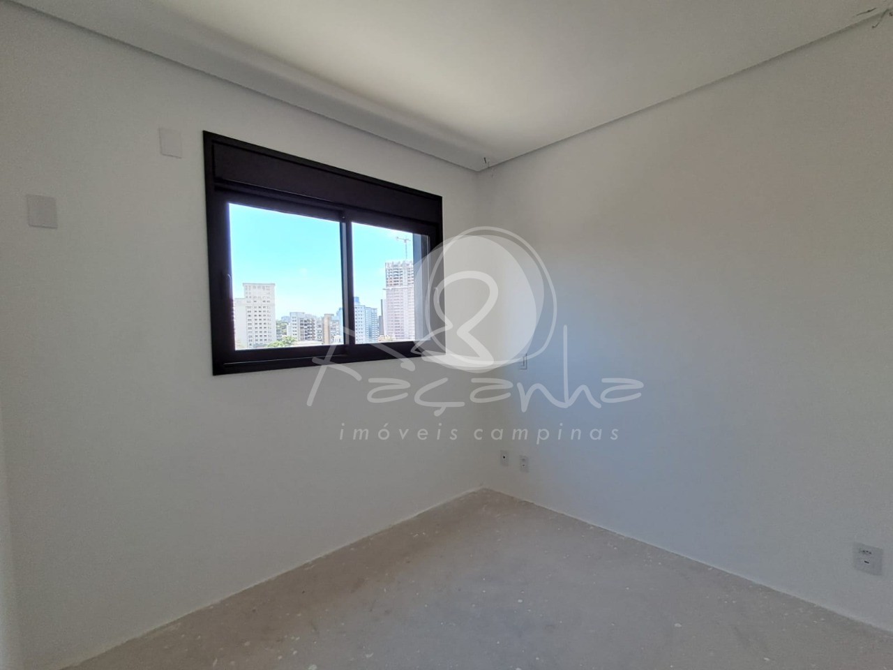 Apartamento à venda com 3 quartos, 170m² - Foto 2