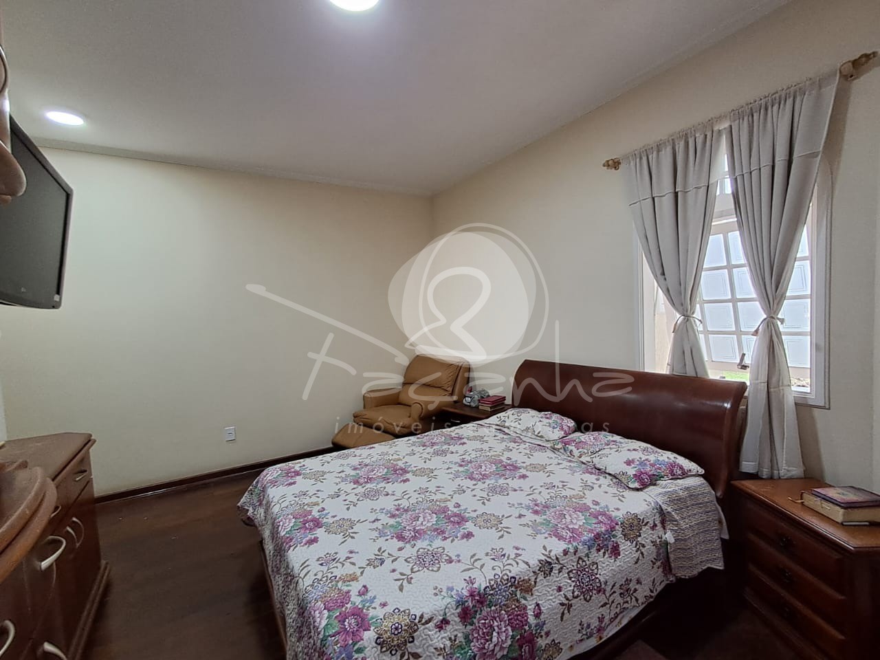 Casa de Condomínio à venda com 4 quartos, 280m² - Foto 24