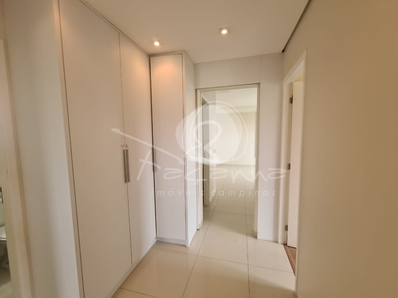 Apartamento para alugar com 3 quartos, 94m² - Foto 11