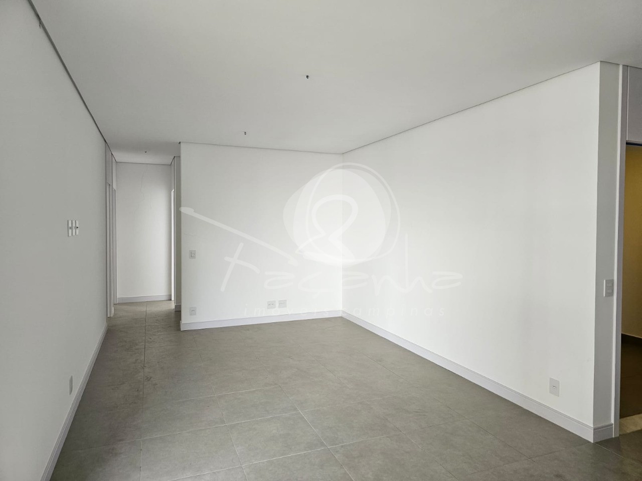 Apartamento à venda com 3 quartos, 125m² - Foto 3