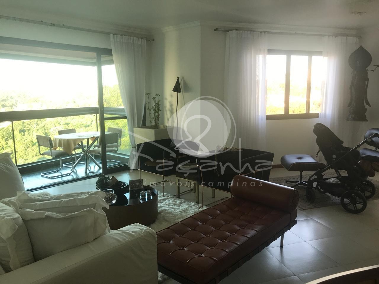 Apartamento à venda com 3 quartos, 137m² - Foto 1