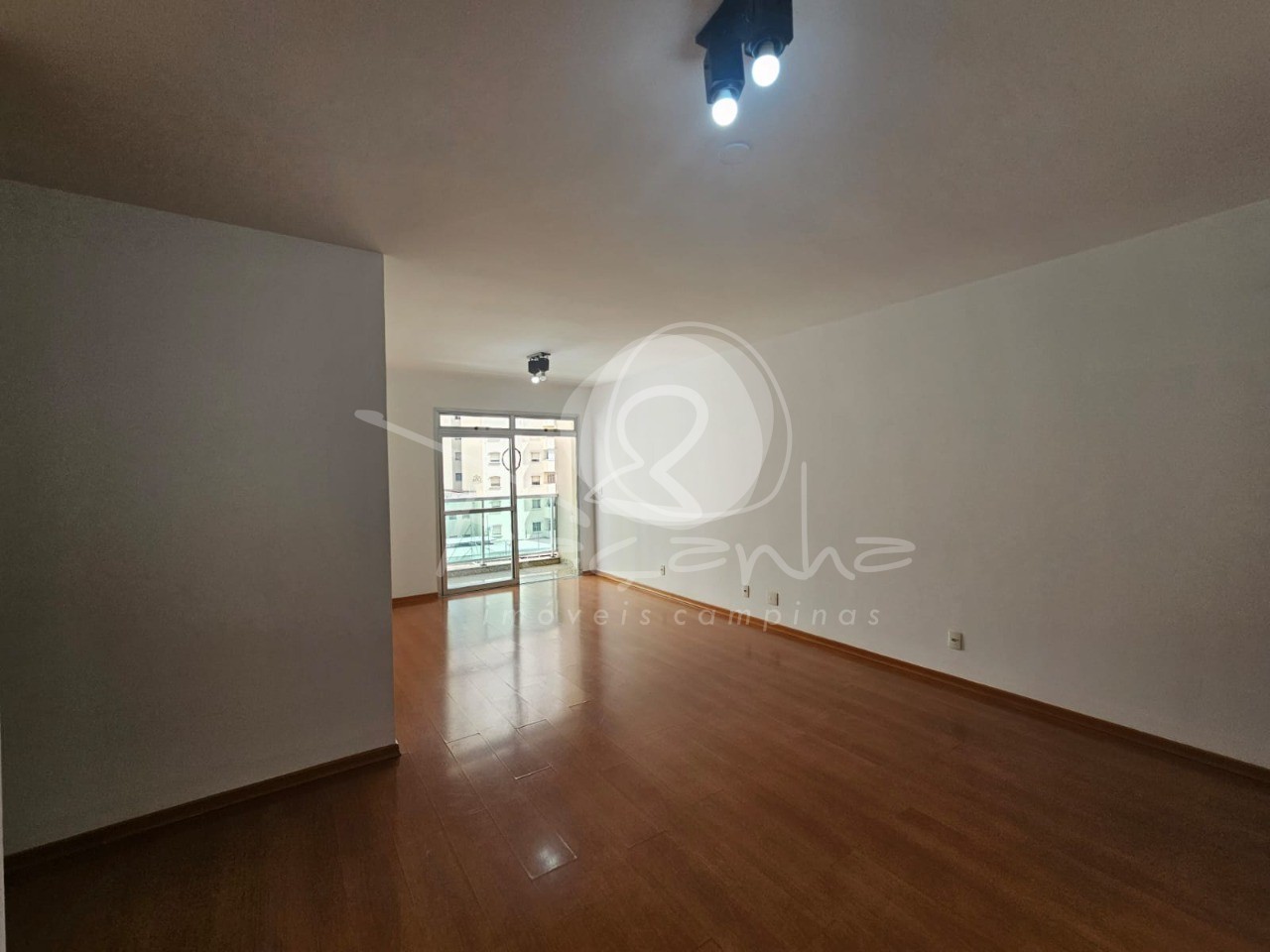 Apartamento à venda com 3 quartos, 119m² - Foto 2