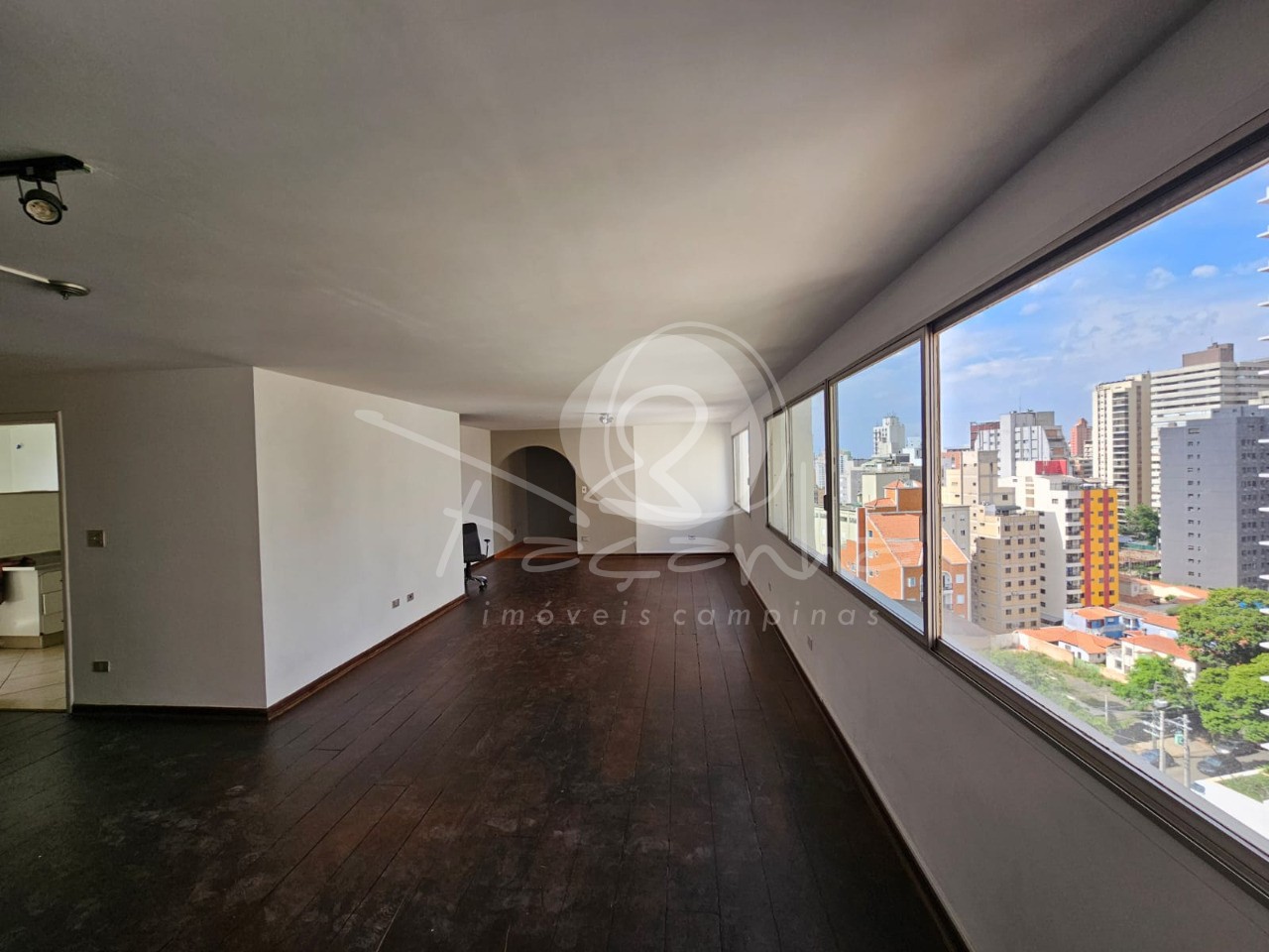 Apartamento à venda com 4 quartos, 196m² - Foto 1