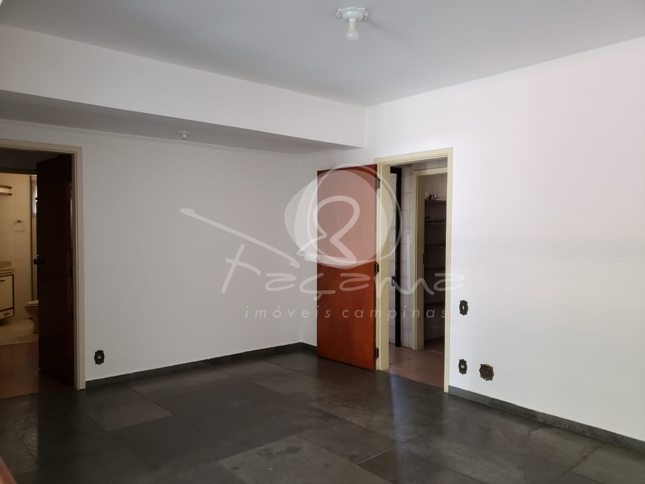 Apartamento à venda com 3 quartos, 110m² - Foto 2