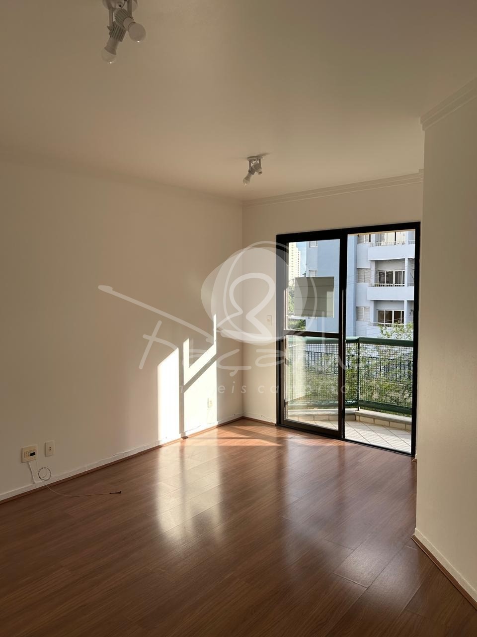 Apartamento à venda com 2 quartos, 62m² - Foto 1