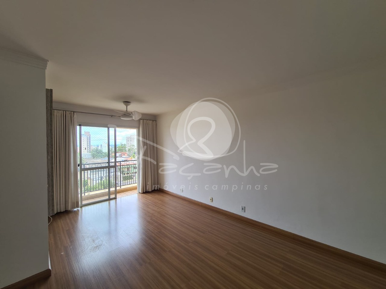 Apartamento à venda com 3 quartos, 74m² - Foto 2