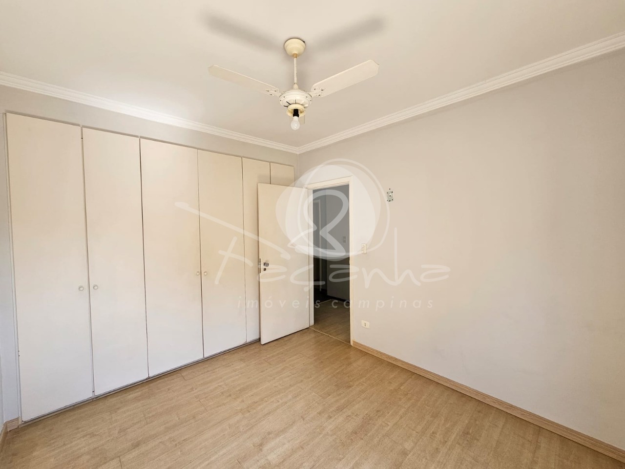 Apartamento à venda com 4 quartos, 196m² - Foto 10