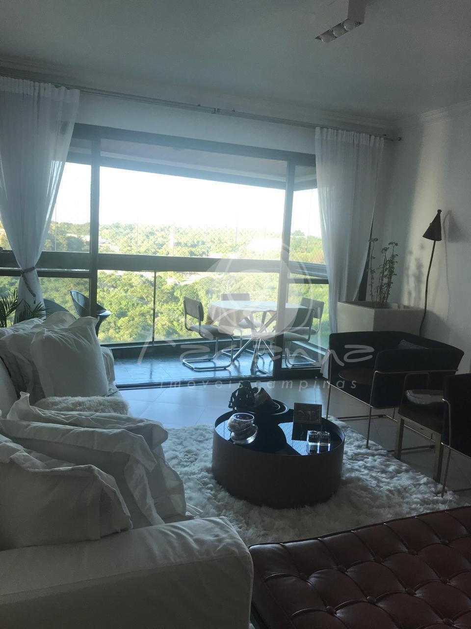 Apartamento à venda com 3 quartos, 137m² - Foto 3