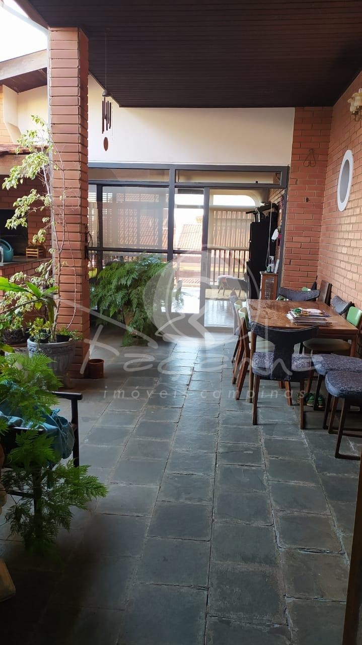 Casa à venda com 4 quartos, 350m² - Foto 2