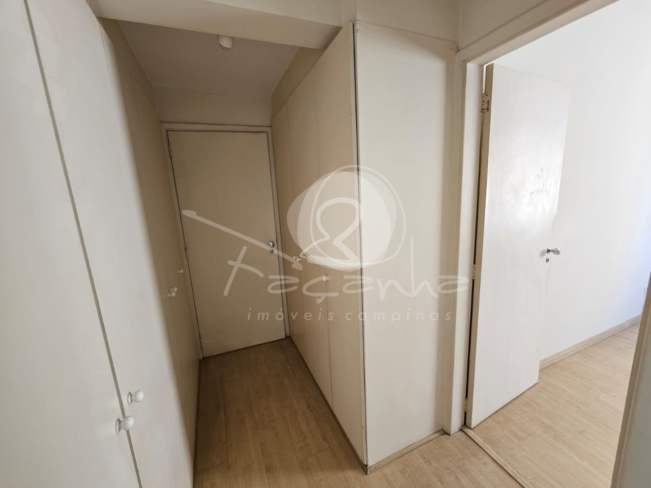 Apartamento à venda com 4 quartos, 196m² - Foto 9