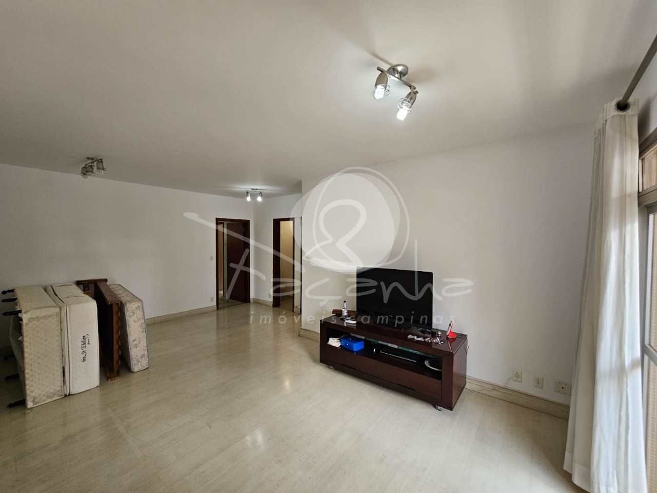 Apartamento à venda com 3 quartos, 110m² - Foto 4