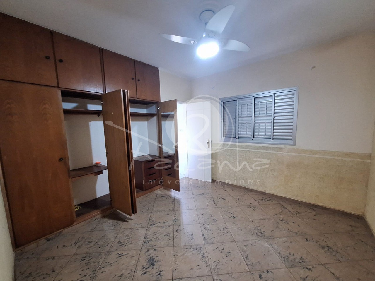 Casa à venda com 3 quartos, 250m² - Foto 9