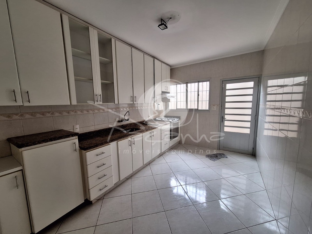 Casa à venda com 3 quartos, 250m² - Foto 12