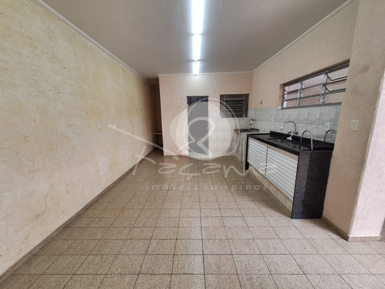 Casa à venda com 3 quartos, 250m² - Foto 14