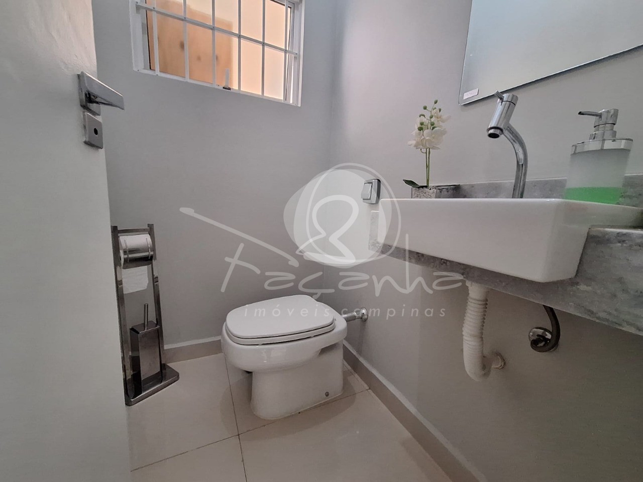 Casa para alugar com 3 quartos, 224m² - Foto 8