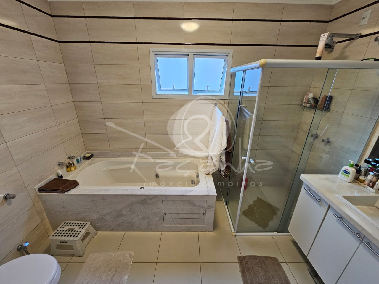 Casa de Condomínio à venda com 4 quartos, 273m² - Foto 18