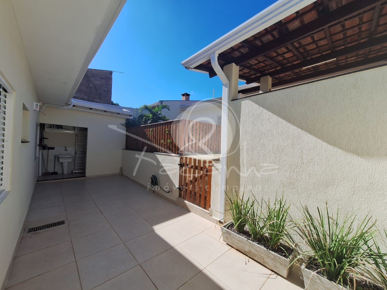Casa para alugar com 3 quartos, 224m² - Foto 17