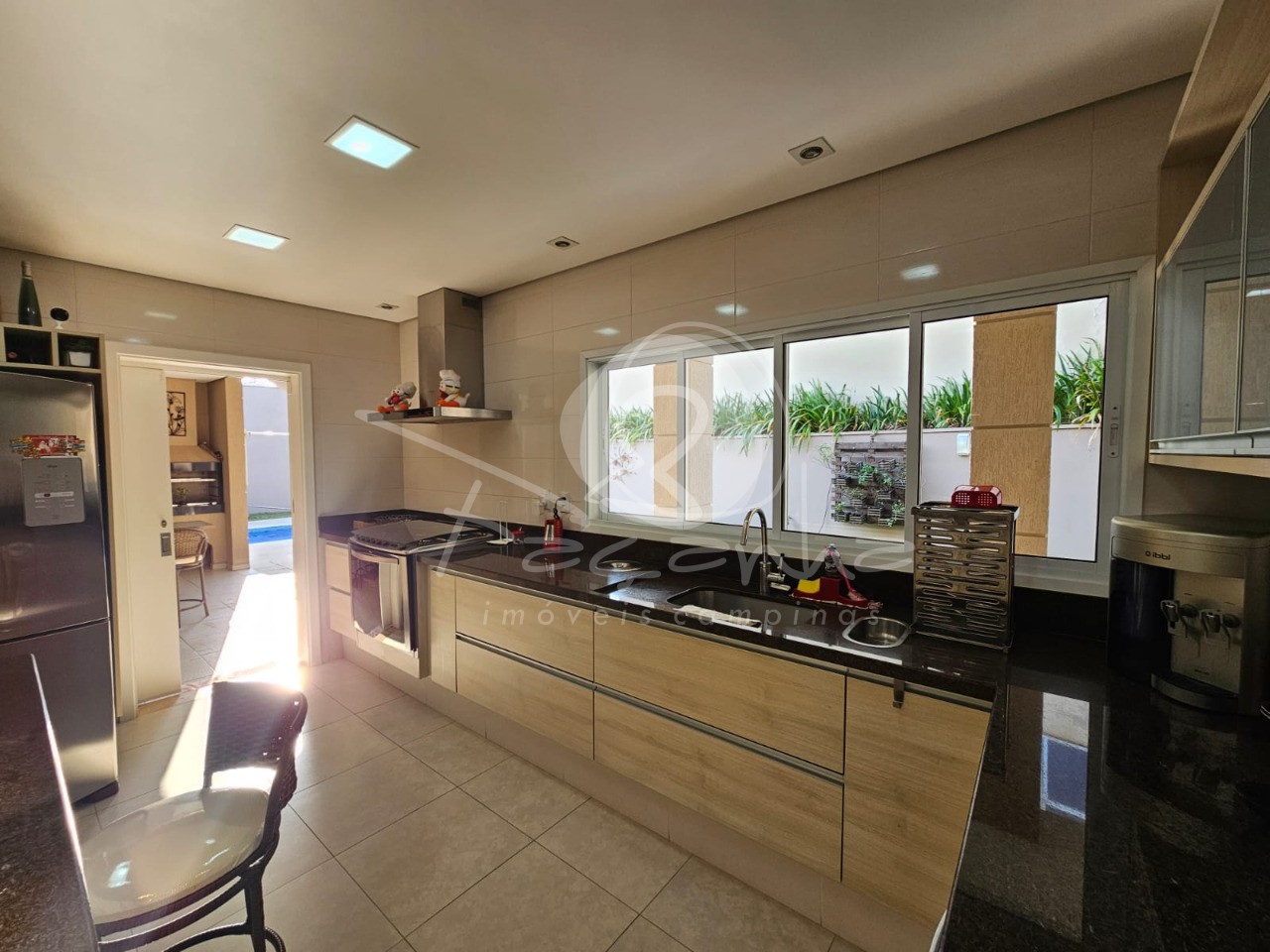 Casa de Condomínio à venda com 4 quartos, 273m² - Foto 9