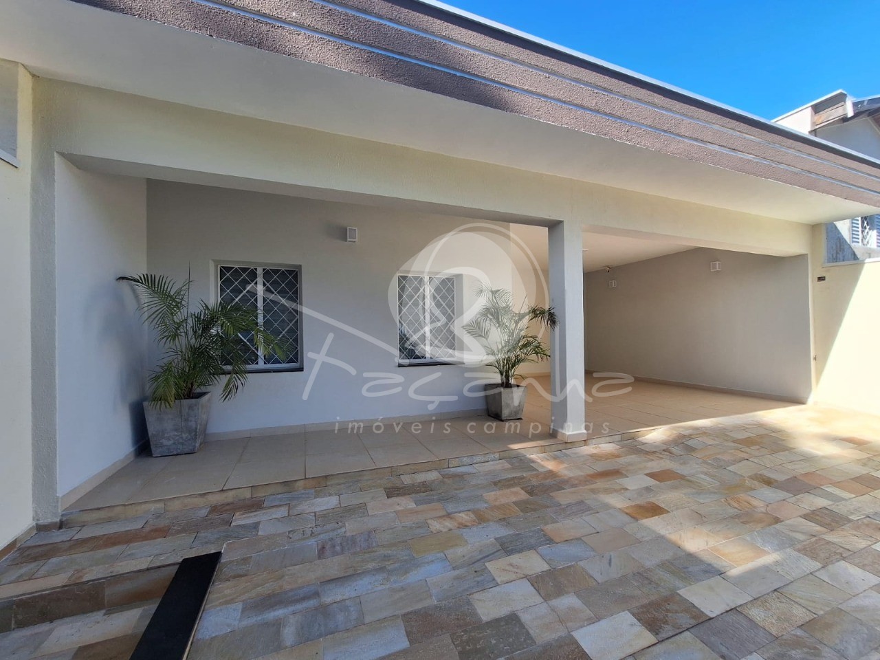 Casa para alugar com 3 quartos, 224m² - Foto 1