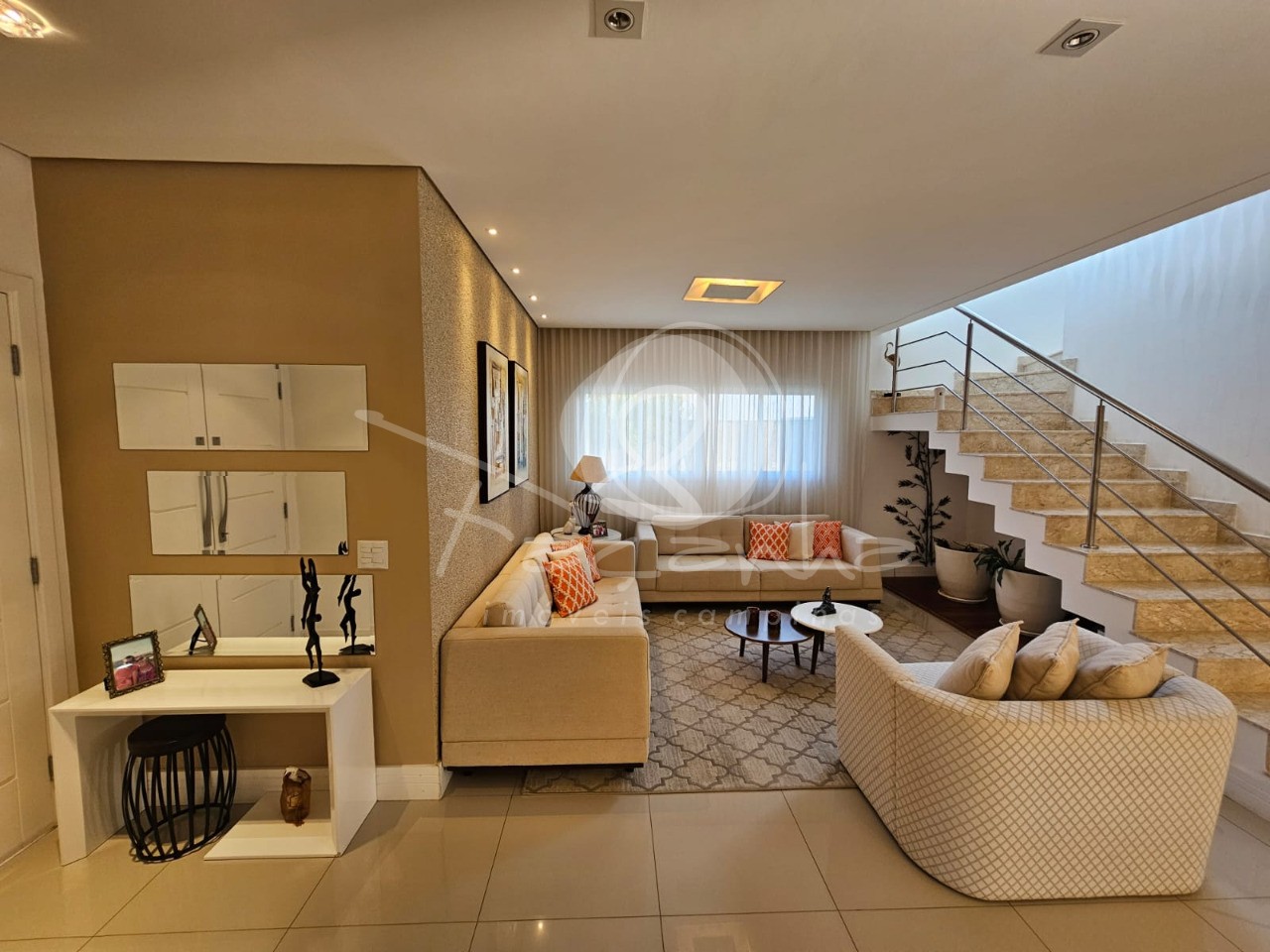 Casa de Condomínio à venda com 4 quartos, 273m² - Foto 2