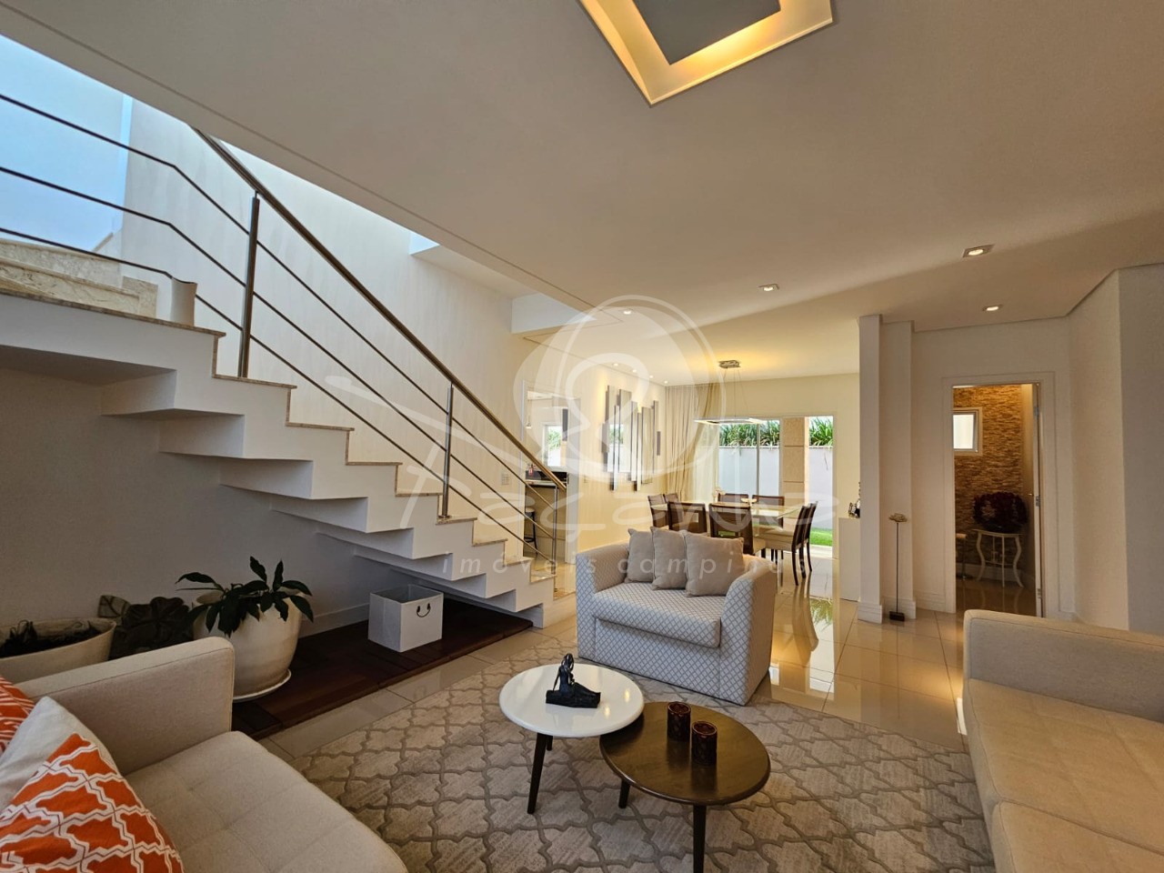 Casa de Condomínio à venda com 4 quartos, 273m² - Foto 4