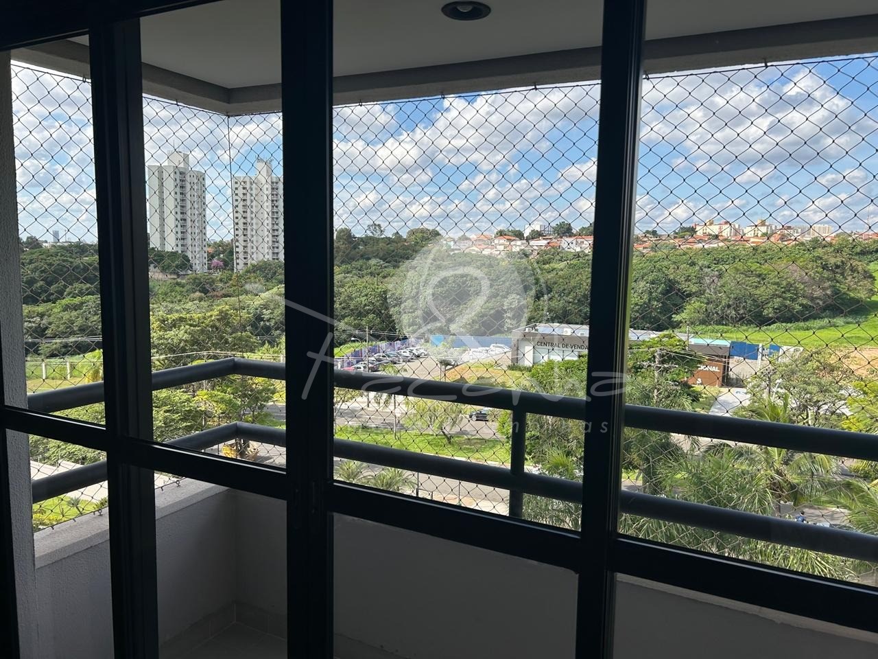 Apartamento para alugar com 3 quartos, 77m² - Foto 2