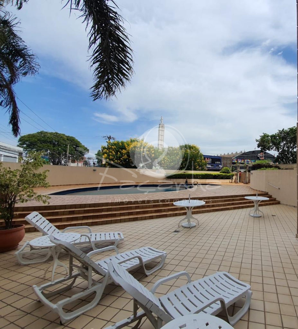 Apartamento à venda com 3 quartos, 79m² - Foto 2