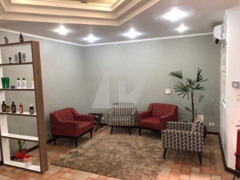 Prédio Inteiro para alugar com 5 quartos, 215m² - Foto 1