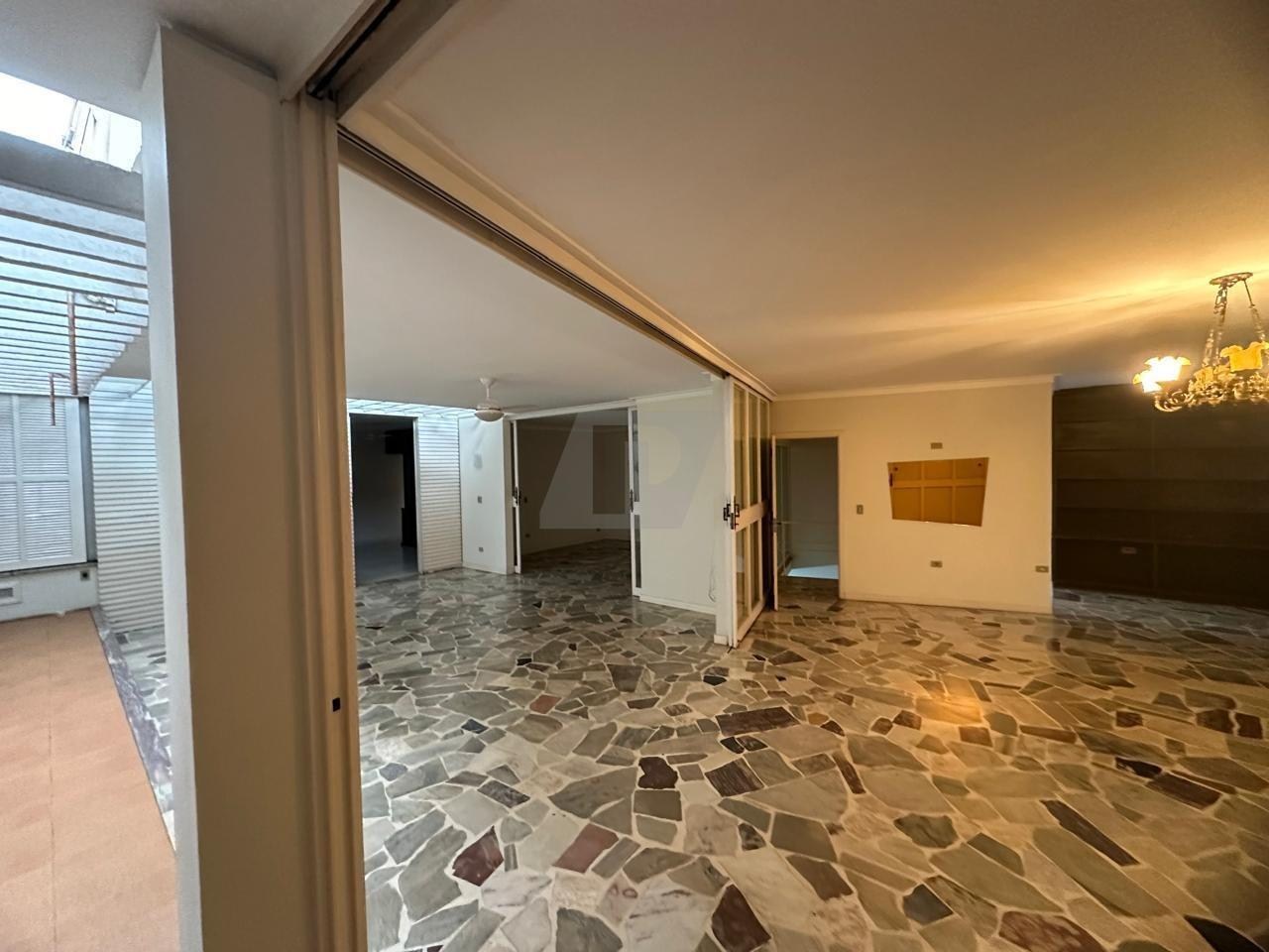 Prédio Inteiro para alugar com 5 quartos, 232m² - Foto 4