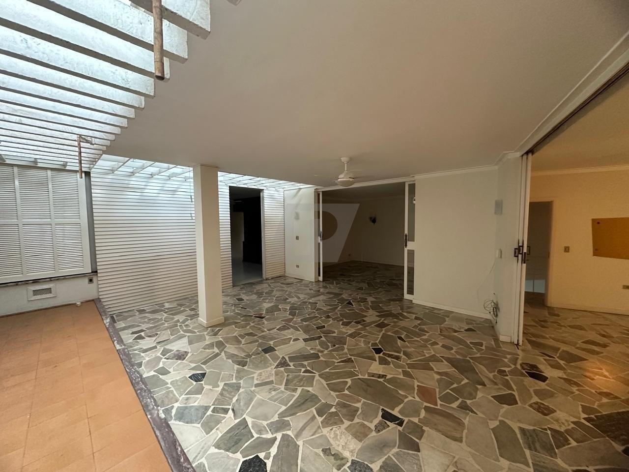 Prédio Inteiro para alugar com 5 quartos, 232m² - Foto 3