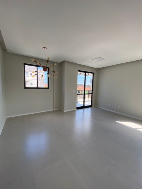 Apartamento à venda com 2 quartos, 80m² - Foto 3