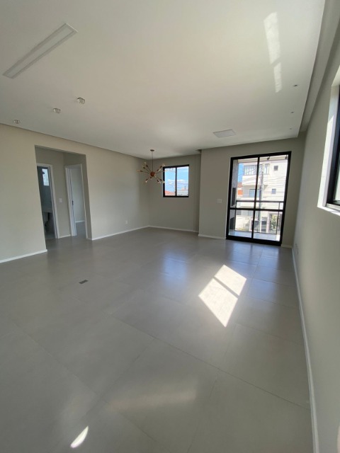 Apartamento à venda com 2 quartos, 80m² - Foto 4