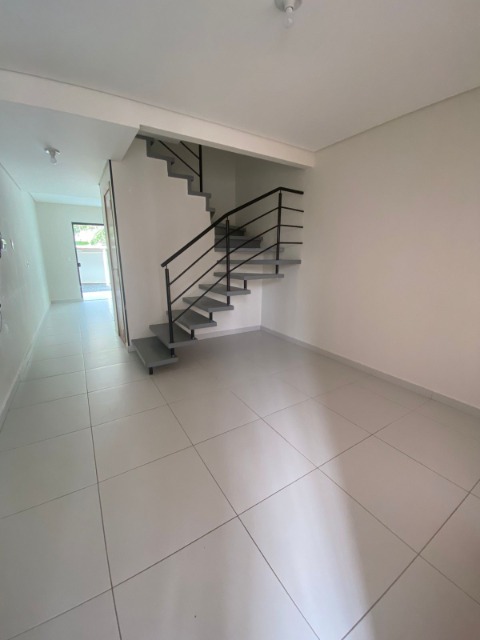 Sobrado para alugar com 2 quartos, 72m² - Foto 2